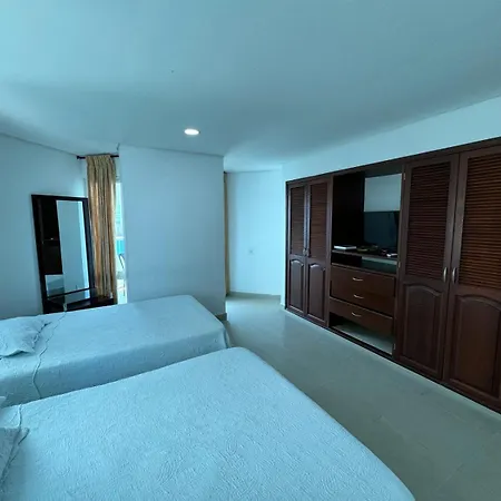 En Laguito Ed Torres Del 604 Icdi Apartamento